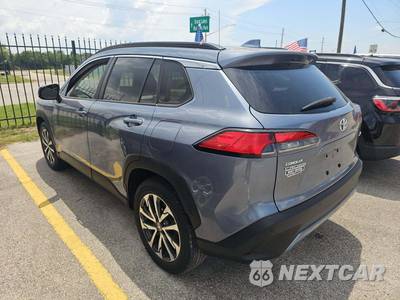 2022 Toyota Corolla Cross XLE - zdjęcie 2 z 28 - miniatura