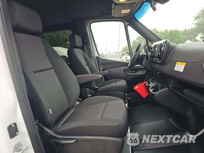 2026 Mercedes-Benz Sprinter 2500 Passenger Van 144.0" WB - zdjęcie 16 z 18 - miniatura