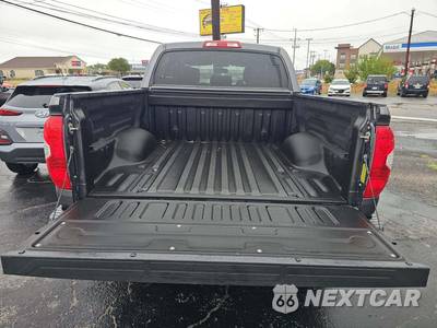 2017 Toyota Tundra SR5 Crew Cab Short Bed - zdjęcie 14 z 21 - miniatura
