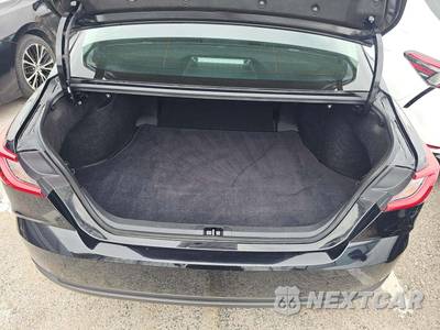 2025 Toyota Camry LE - zdjęcie 14 z 21 - miniatura