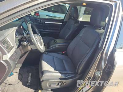 2016 Toyota Highlander LE - zdjęcie 6 z 24 - miniatura