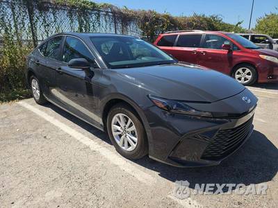2026 Toyota Camry LE - zdjęcie 4 z 20 - miniatura