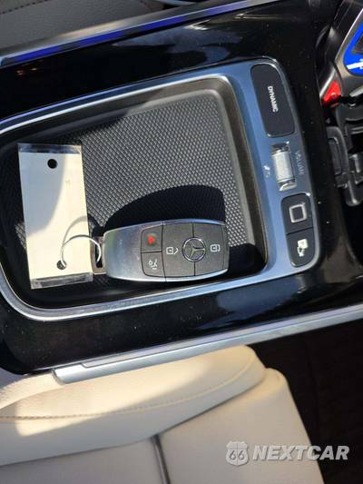 2026 Mercedes-Benz GLB 250 4MATIC - zdjęcie 5 z 16 - miniatura