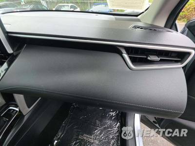 2024 Toyota Corolla Cross XLE - zdjęcie 16 z 18 - miniatura