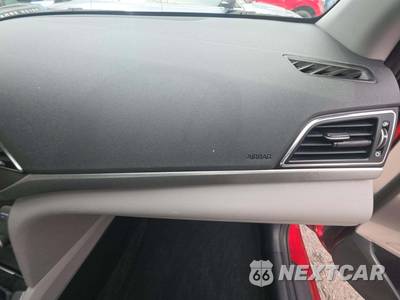2018 Hyundai Elantra SEL Sedan - zdjęcie 19 z 28 - miniatura