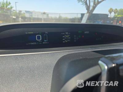 2017 Toyota Prius Prime Advanced - zdjęcie 6 z 27 - miniatura