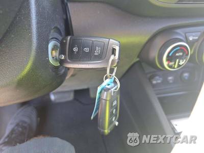 2020 Hyundai Venue SEL - zdjęcie 8 z 26 - miniatura