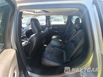 2020 Jeep Cherokee Lux - zdjęcie 10 z 18 - miniatura