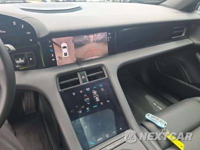 2021 Porsche Taycan - zdjęcie 7 z 18 - miniatura