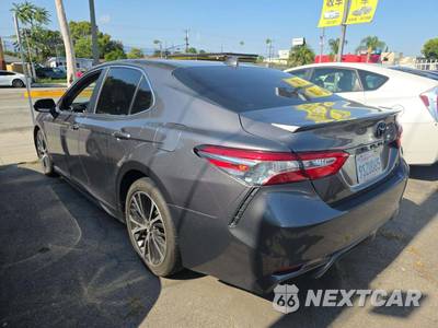 2020 Toyota Camry SE - zdjęcie 2 z 23 - miniatura