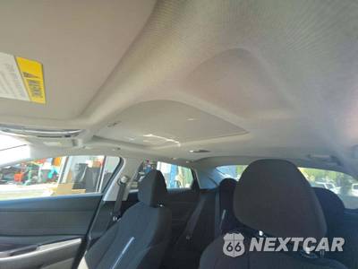 2022 Hyundai Elantra SEL - zdjęcie 8 z 17 - miniatura