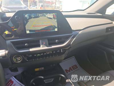 2024 Lexus UX 250h - zdjęcie 7 z 18 - miniatura