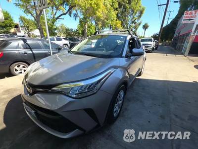 2020 Toyota C-HR LE - zdjęcie 1 z 28 - miniatura