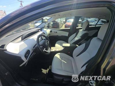 2017 Toyota Prius Three Touring - zdjęcie 3 z 27 - miniatura