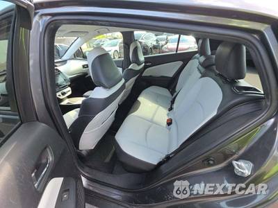 2017 Toyota Prius Three Touring - zdjęcie 10 z 27 - miniatura
