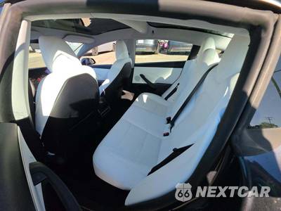 2025 Tesla Model 3 Standard - zdjęcie 13 z 23 - miniatura