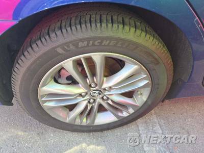2015 Toyota Camry SE - zdjęcie 23 z 26 - miniatura