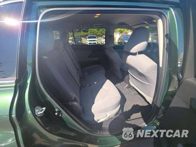 2023 Toyota Highlander LE - zdjęcie 14 z 22 - miniatura