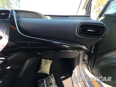 2019 Toyota Prius LE - zdjęcie 19 z 28 - miniatura