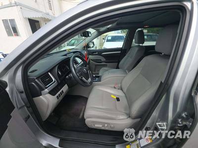 2016 Toyota Highlander XLE - zdjęcie 3 z 18 - miniatura