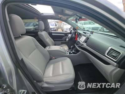 2016 Toyota Highlander XLE - zdjęcie 15 z 18 - miniatura