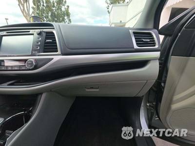 2016 Toyota Highlander XLE - zdjęcie 16 z 18 - miniatura