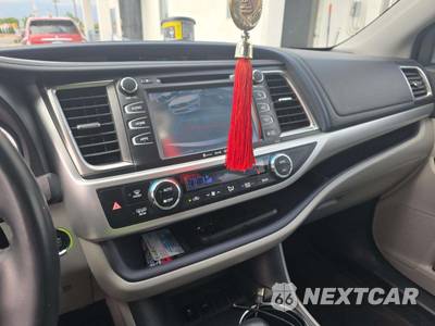 2016 Toyota Highlander XLE - zdjęcie 7 z 18 - miniatura