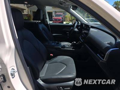2024 Toyota Grand Highlander Hybrid XLE - zdjęcie 16 z 25 - miniatura
