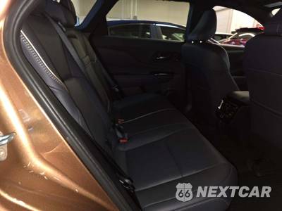 2026 Toyota Crown Signia Limited - zdjęcie 16 z 24 - miniatura