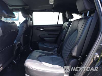 2025 Toyota Highlander XSE - zdjęcie 13 z 26 - miniatura