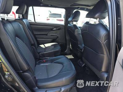 2025 Toyota Highlander XSE - zdjęcie 17 z 26 - miniatura