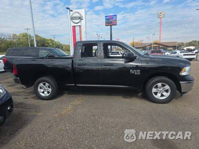 2024 Ram 1500 Classic SLT Extended Cab Medium Bed - zdjęcie 4 z 30 - miniatura