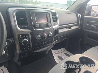 2024 Ram 1500 Classic SLT Extended Cab Medium Bed - zdjęcie 10 z 30 - miniatura