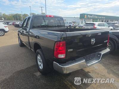 2024 Ram 1500 Classic SLT Extended Cab Medium Bed - zdjęcie 2 z 30 - miniatura