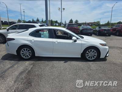 2024 Toyota Camry SE - zdjęcie 4 z 31 - miniatura