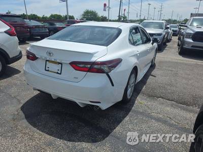 2024 Toyota Camry SE - zdjęcie 3 z 31 - miniatura