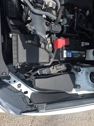 2024 Toyota Camry SE - zdjęcie 30 z 31 - miniatura