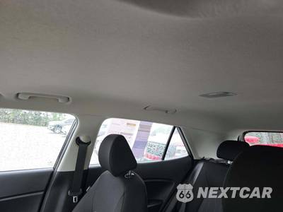 2026 Hyundai Venue SE - zdjęcie 11 z 25 - miniatura