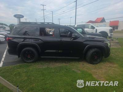 2025 Toyota Sequoia TRD Pro - zdjęcie 4 z 26 - miniatura