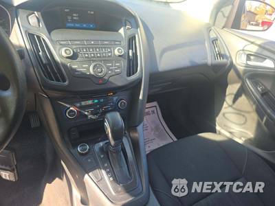 2018 Ford Focus SE Sedan - zdjęcie 10 z 39 - miniatura