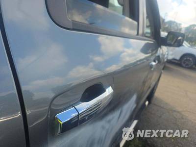 2017 Nissan TITAN SV Crew Cab Short Bed - zdjęcie 34 z 36 - miniatura