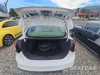 2012 Ford Focus SE Sedan - zdjęcie 14 z 31 - miniatura