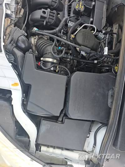 2012 Ford Focus SE Sedan - zdjęcie 29 z 31 - miniatura