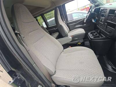 2025 Chevrolet Express 3500 Passenger Van LS 1LS 155.1" WB - zdjęcie 19 z 26 - miniatura