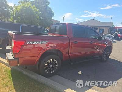 2017 Nissan TITAN PRO-4X Crew Cab Short Bed - zdjęcie 3 z 28 - miniatura