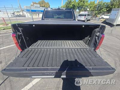 2024 Toyota Tundra Platinum Crew Cab Short Bed - zdjęcie 14 z 23 - miniatura