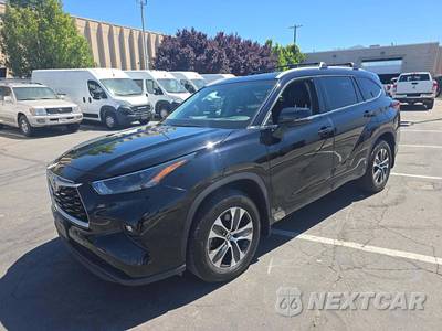 2022 Toyota Highlander XLE - zdjęcie 1 z 27 - miniatura