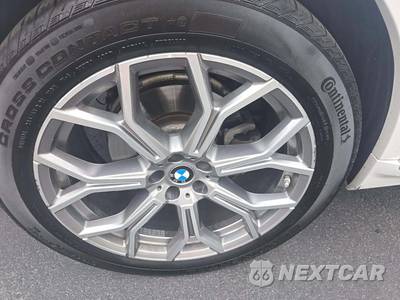 2020 BMW X7 Sports Activity Vehicle xDrive40i - zdjęcie 27 z 33 - miniatura