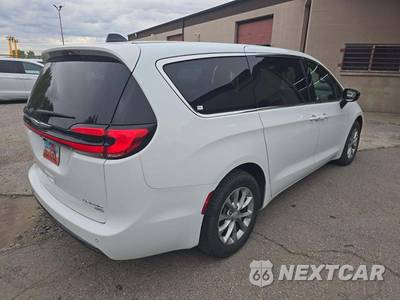 2026 Chrysler Pacifica Limited 121.6" WB - zdjęcie 3 z 27 - miniatura