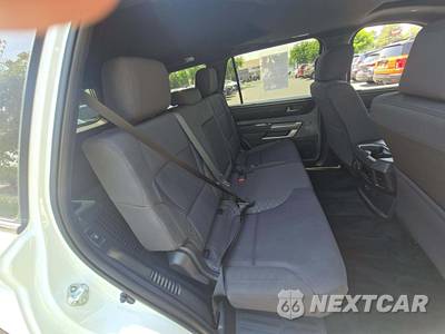2026 Toyota Sequoia SR5 - zdjęcie 17 z 24 - miniatura
